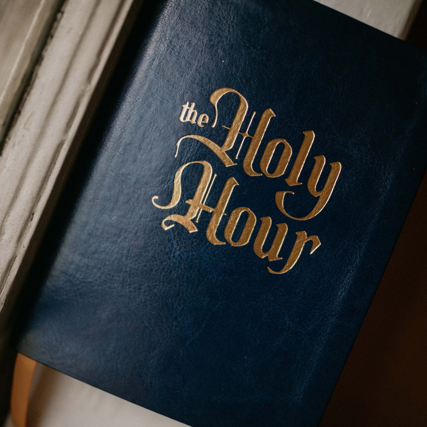 https://cdn.shopify.com/s/files/1/0005/3195/5769/files/220830_lifestyle_the-holy-hour-3.jpg?v=1738697257