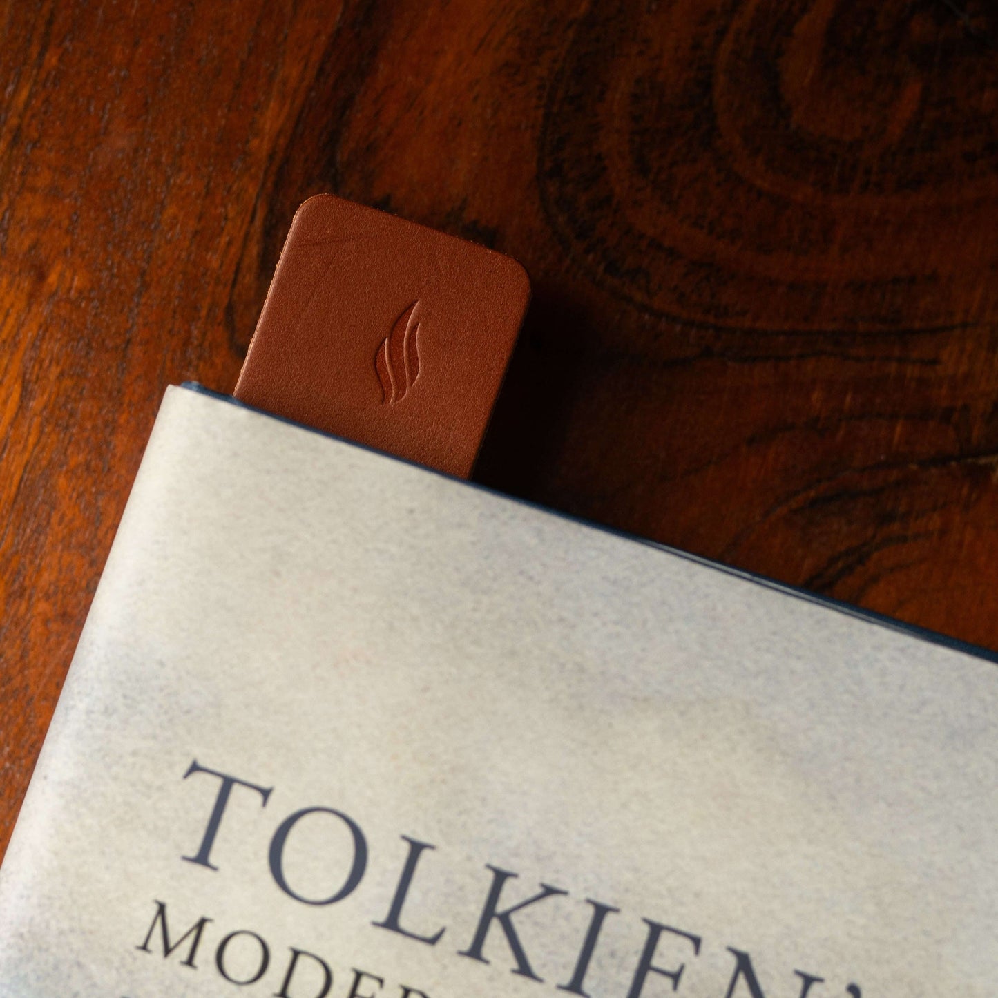 https://cdn.shopify.com/s/files/1/0005/3195/5769/files/251027_leather-bookmark-3-square.jpg?v=1761591741