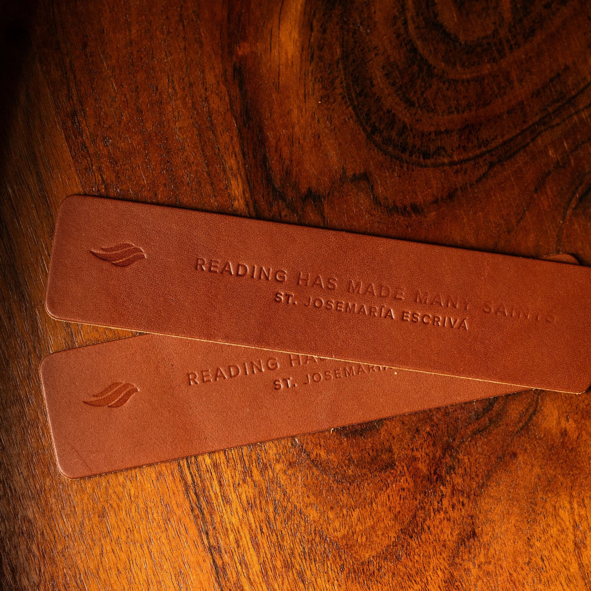 https://cdn.shopify.com/s/files/1/0005/3195/5769/files/251027_leather-bookmark-5-square.jpg?v=1761591741