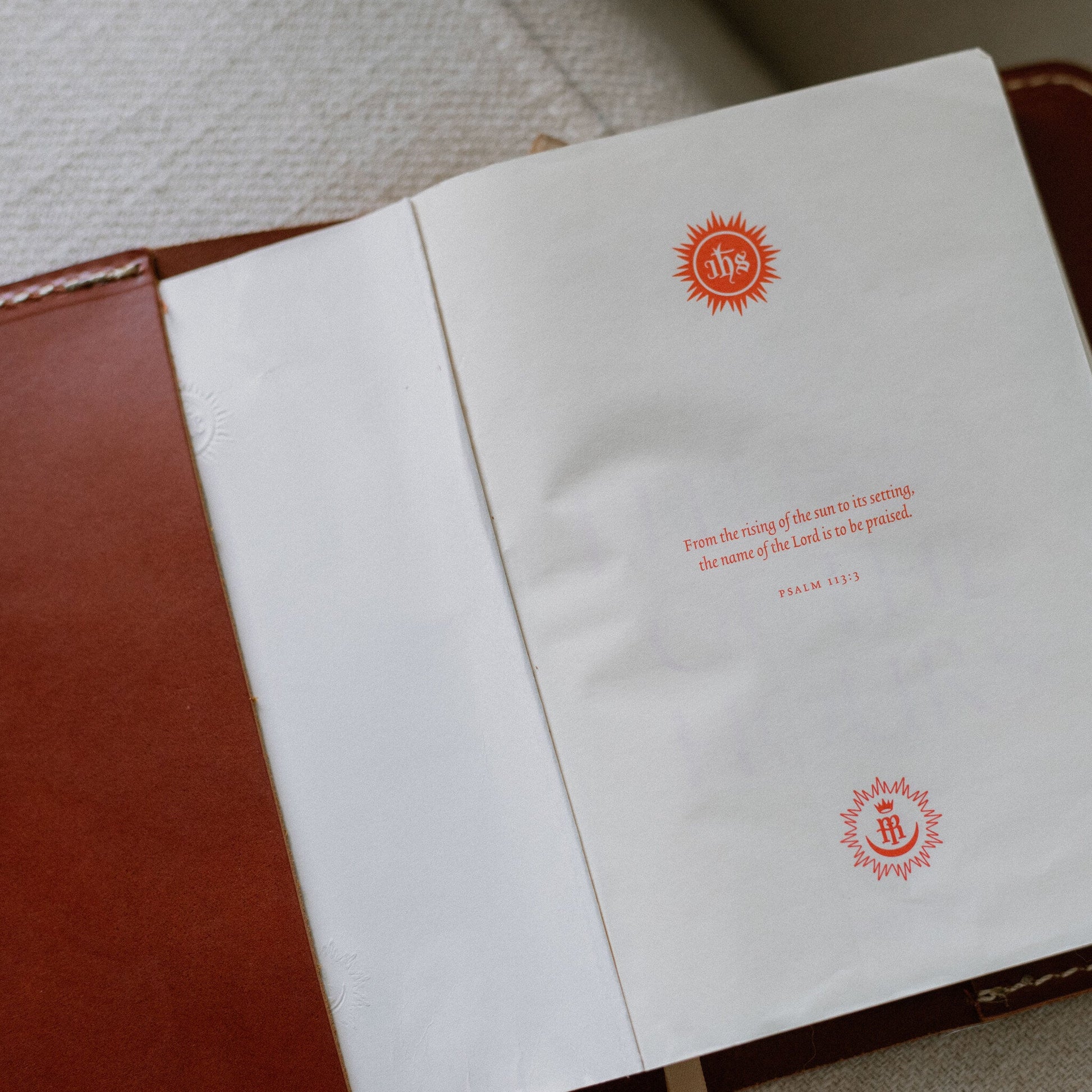 https://cdn.shopify.com/s/files/1/0005/3195/5769/files/Breivary-Leather-cover-13_1.jpg?v=1748964171