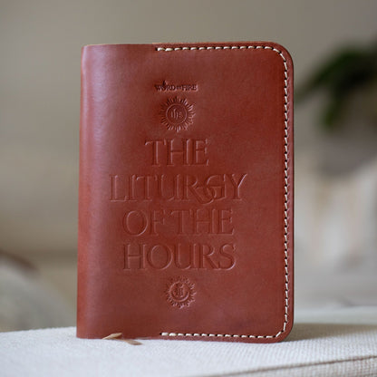 https://cdn.shopify.com/s/files/1/0005/3195/5769/files/Breivary-Leather-cover-23-min_1.jpg?v=1748964171