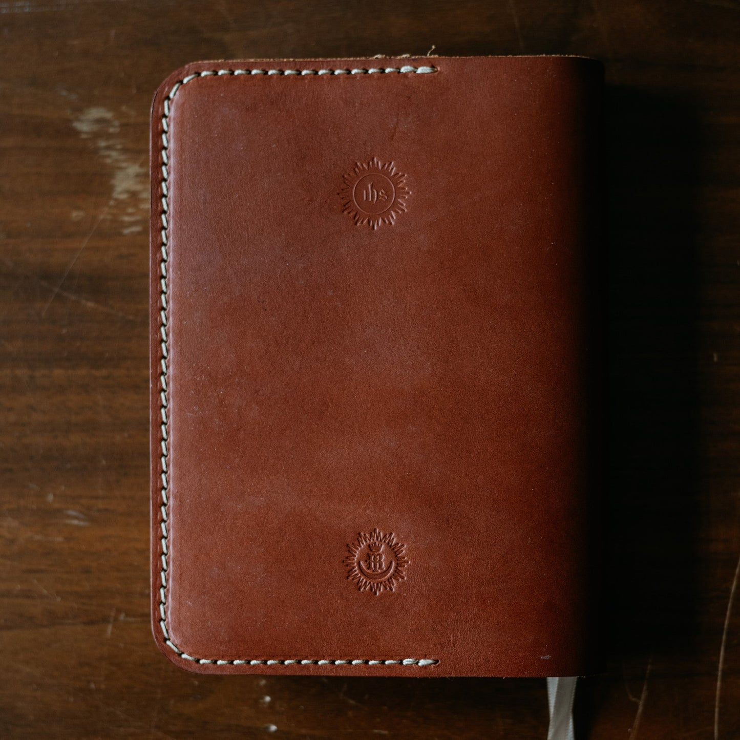 https://cdn.shopify.com/s/files/1/0005/3195/5769/files/Breivary-Leather-cover-4.jpg?v=1748964171