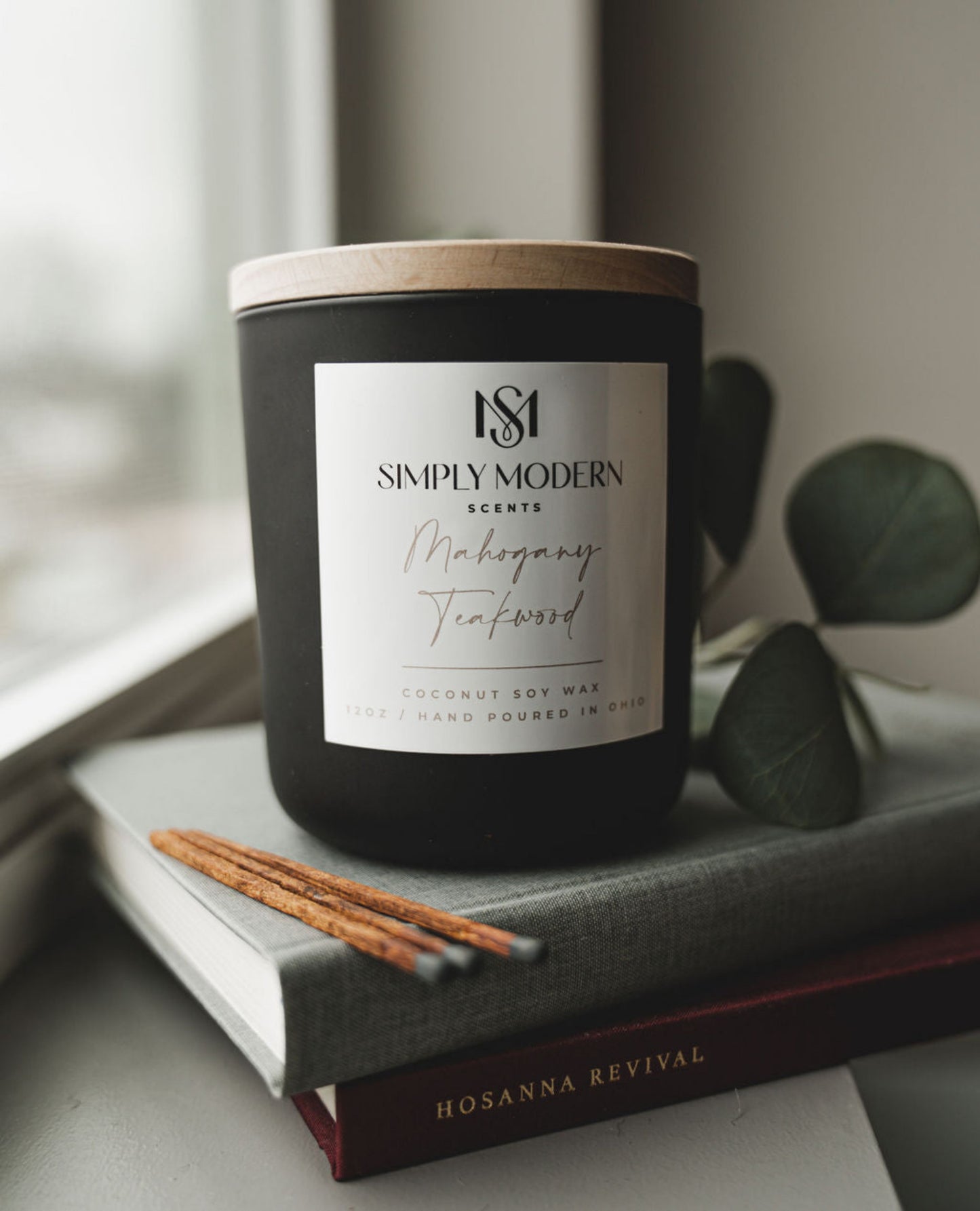 Mahogany Teakwood | Wood-Wick Coconut Soy Wax Candle - Tree of Life
