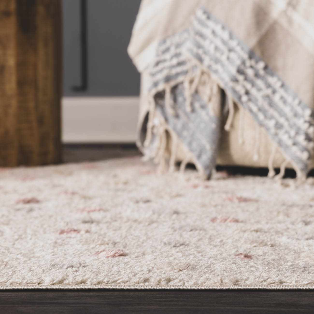 Cansu Pink & Cream Dotted Area Rug - Tree of Life